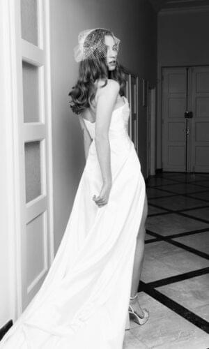 Svilena ivory duga vjenčanica s bodijem i dugačkim veom JELENA