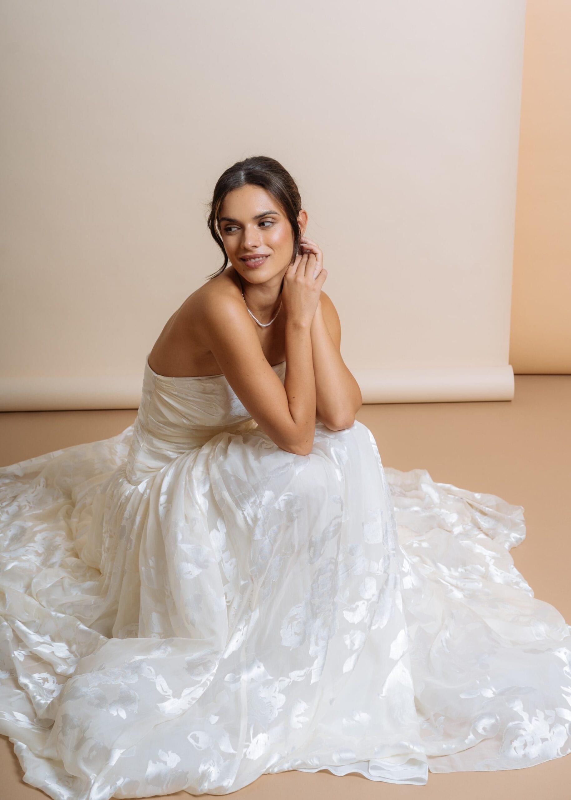 Svilena devore vjenčanica MILA - Image 2