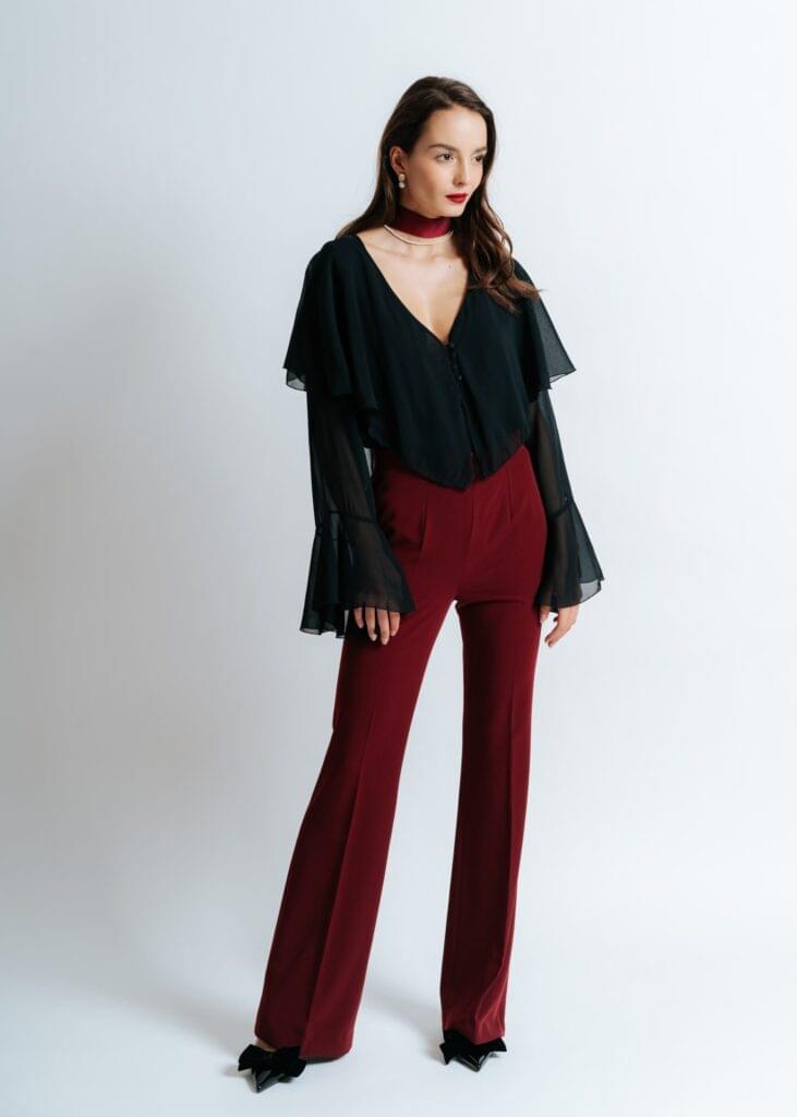Crna lepršava bluza