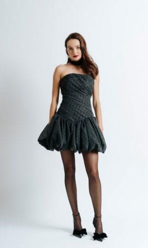 Crna točkasta mini haljina